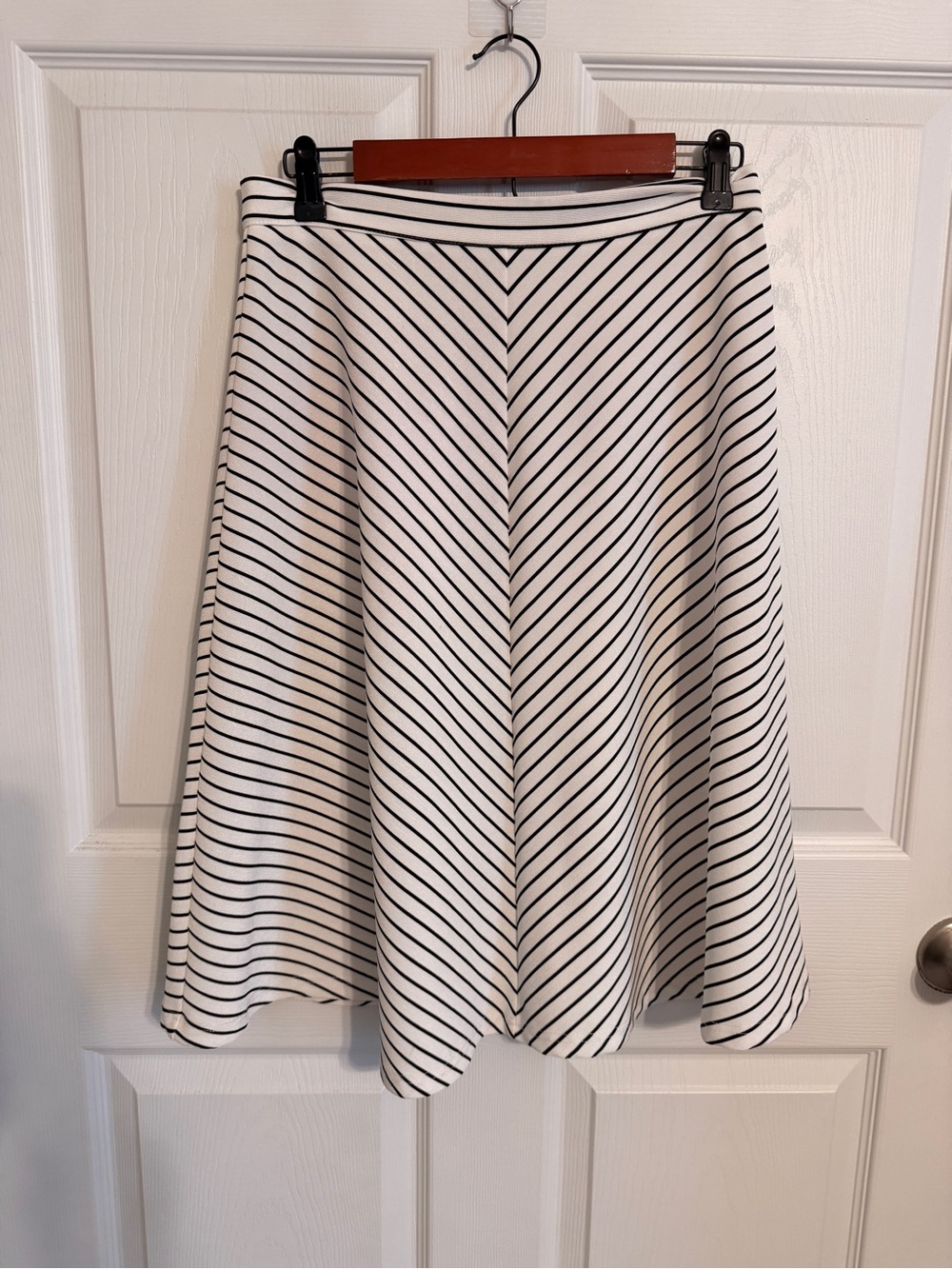 JOA Los Angeles Black White Striped A-Line Midi Skirt Size Large